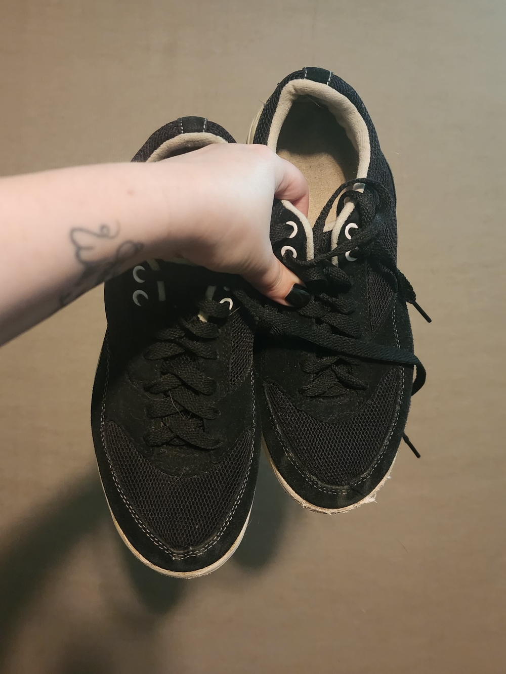 Women's Black Walking Sneakers Size 7 Lace Up Comfort Athletic Shoes Casual